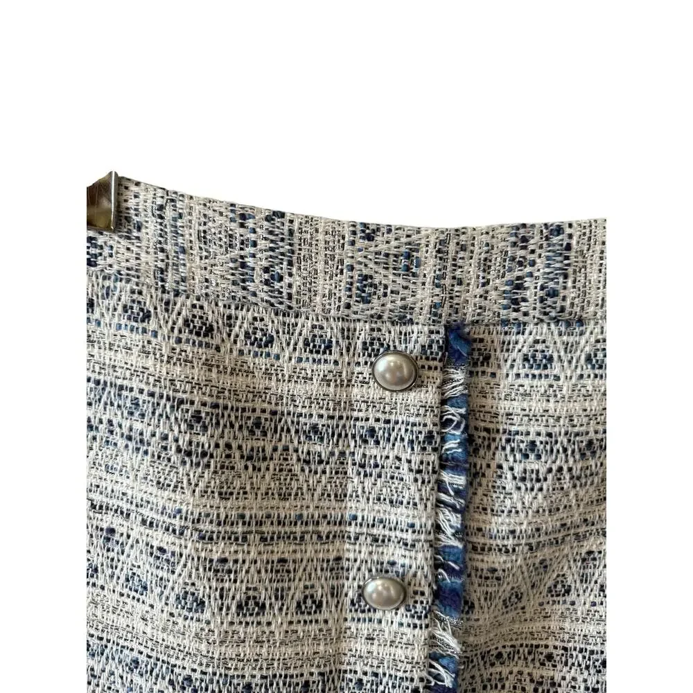 Elie Tahari Tweed Boucle Office Ready Pearl Button Mini Skirt Winter White Blue